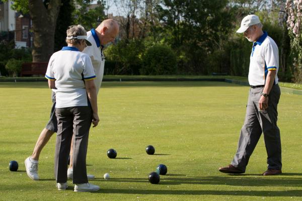Francis Drake Bowls Club, Hilly Fields, Brockley, SE4 1QE. President Jill was given the honour of marking the main final 