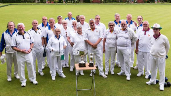 Francis Drake Bowls Club, Hilly Fields, Brockley, SE4 1QE. The eight teams who competed for the trophy 