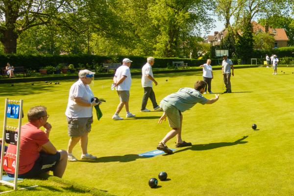 Francis Drake Bowls Club, Hilly Fields, Brockley, SE4 1QE. 