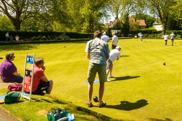 Francis Drake Bowls Club, Hilly Fields, Brockley, SE4 1QE. 